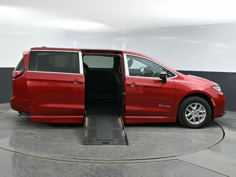 2025 Chrysler Pacifica