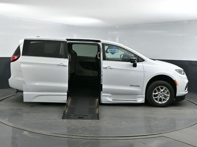 2024 Chrysler Pacifica
