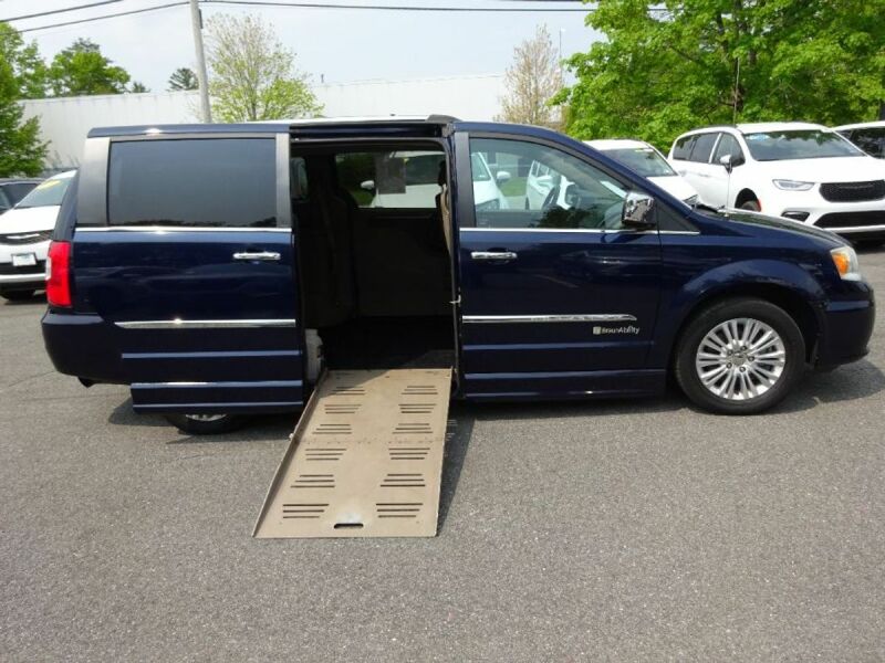 2013 Chrysler Town and Country