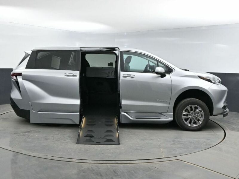 2025 Toyota Sienna