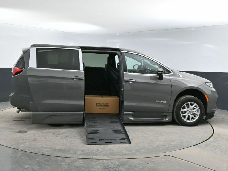2025 Chrysler Pacifica