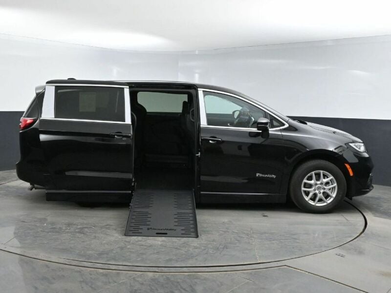 2025 Chrysler Pacifica