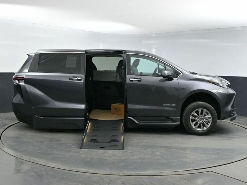 2025 Toyota Sienna