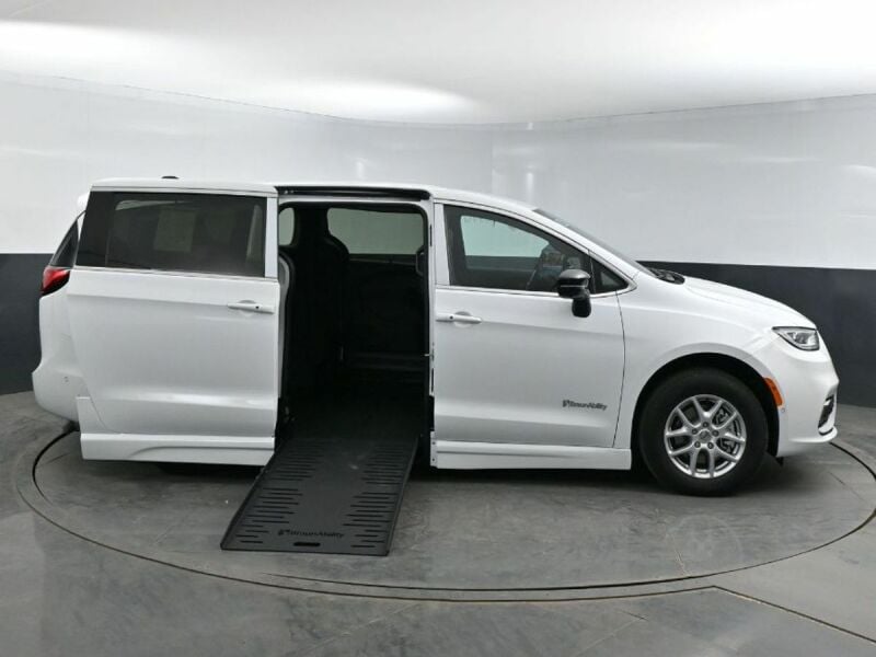 2025 Chrysler Pacifica