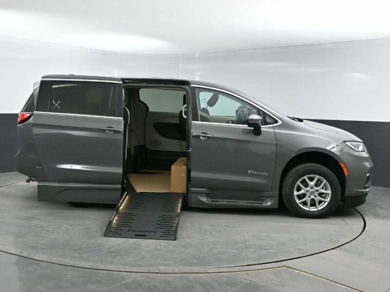 2023 Chrysler Pacifica