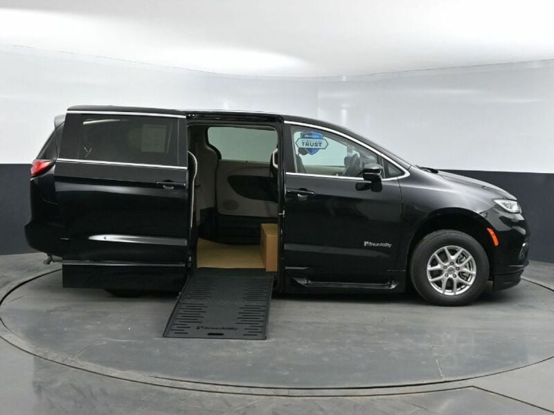 2024 Chrysler Pacifica