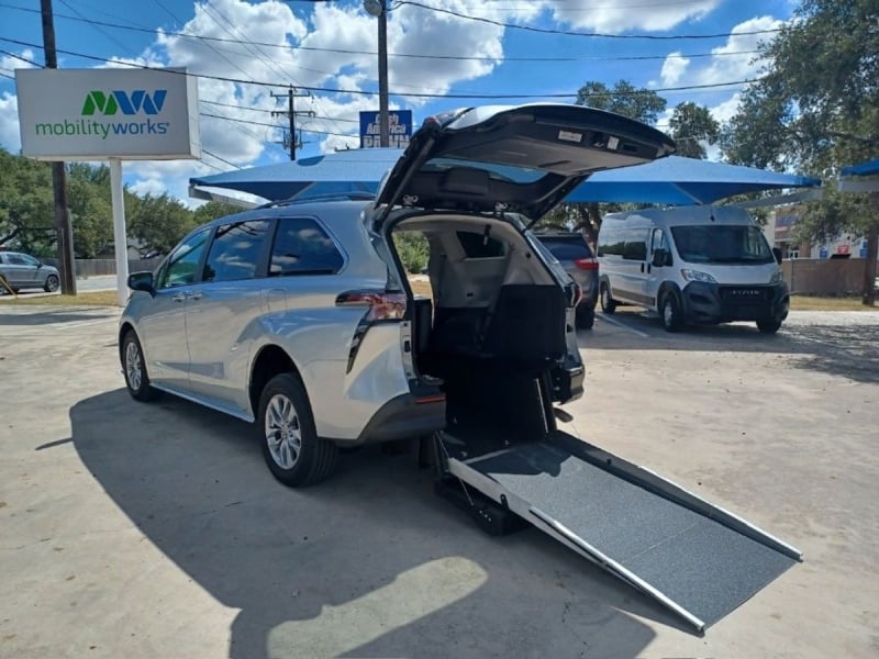 2024 Toyota Sienna