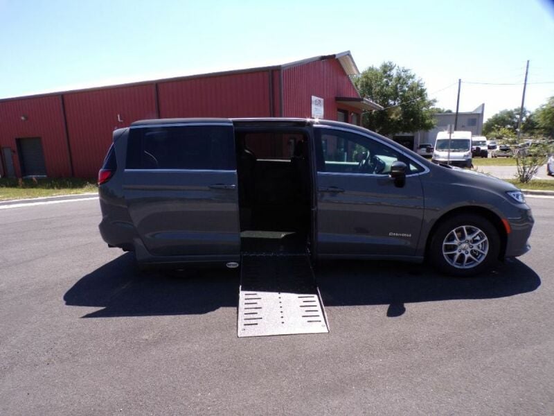 2024 Chrysler Pacifica