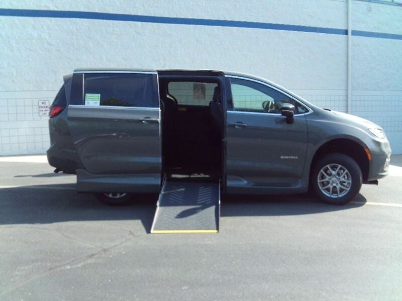 2025 Chrysler Pacifica