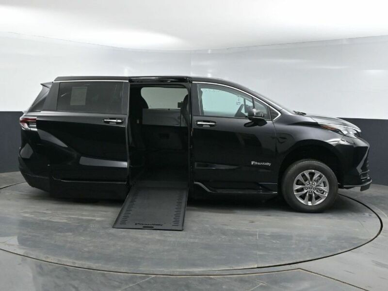 2025 Toyota Sienna