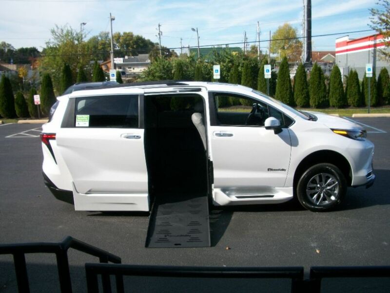 2023 Toyota Sienna