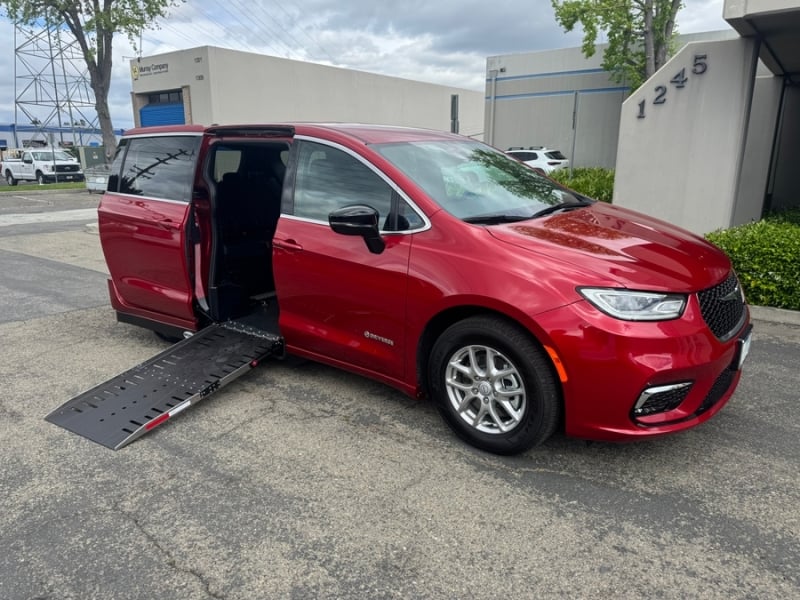 2026 Chrysler Pacifica