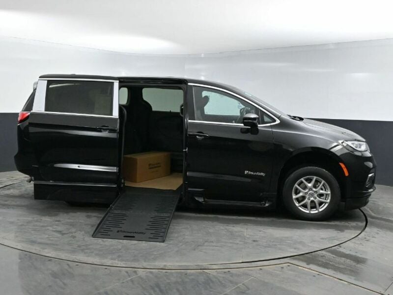 2025 Chrysler Pacifica