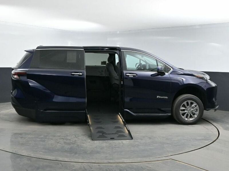 2025 Toyota Sienna