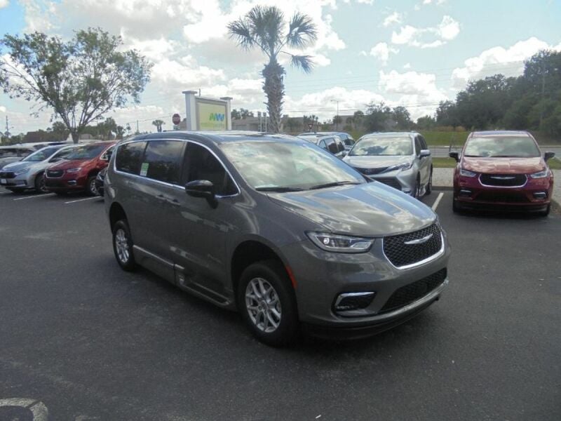 2025 Chrysler Pacifica
