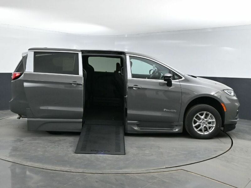 2025 Chrysler Pacifica