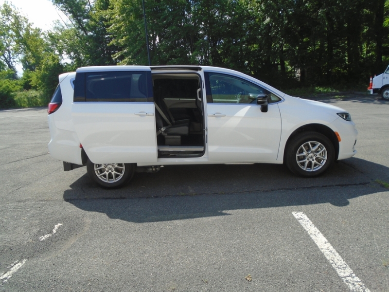 2024 Chrysler Pacifica