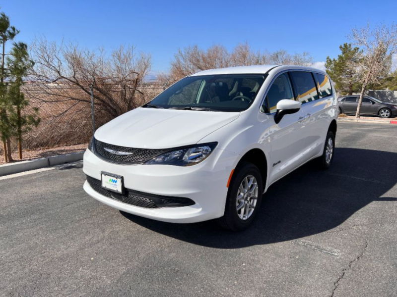 2022 Chrysler Voyager