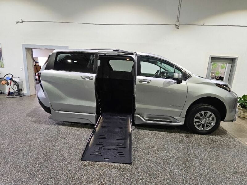 2023 Toyota Sienna