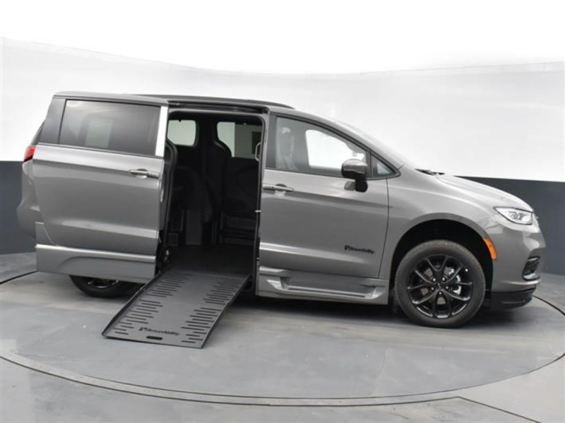 2023 Chrysler Pacifica