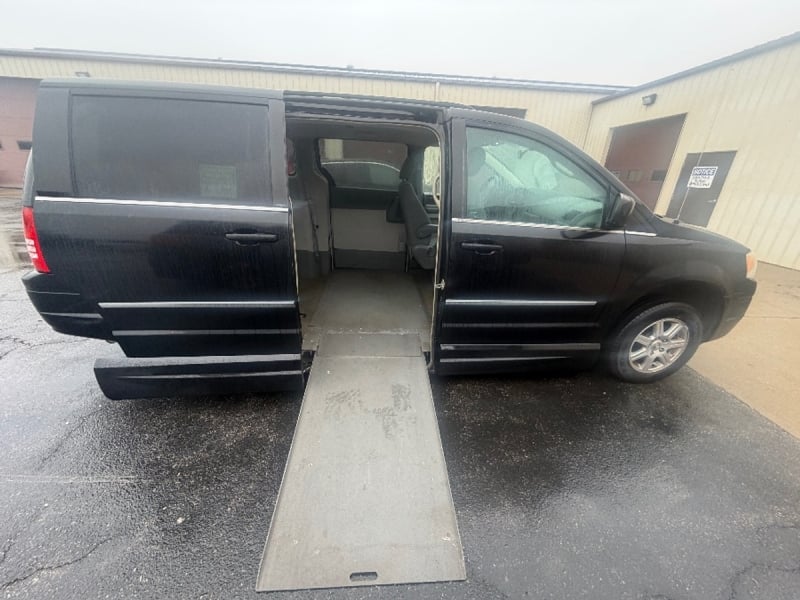 2010 Chrysler Town and Country