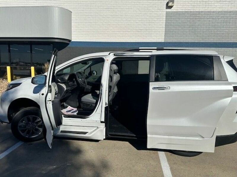 2023 Toyota Sienna