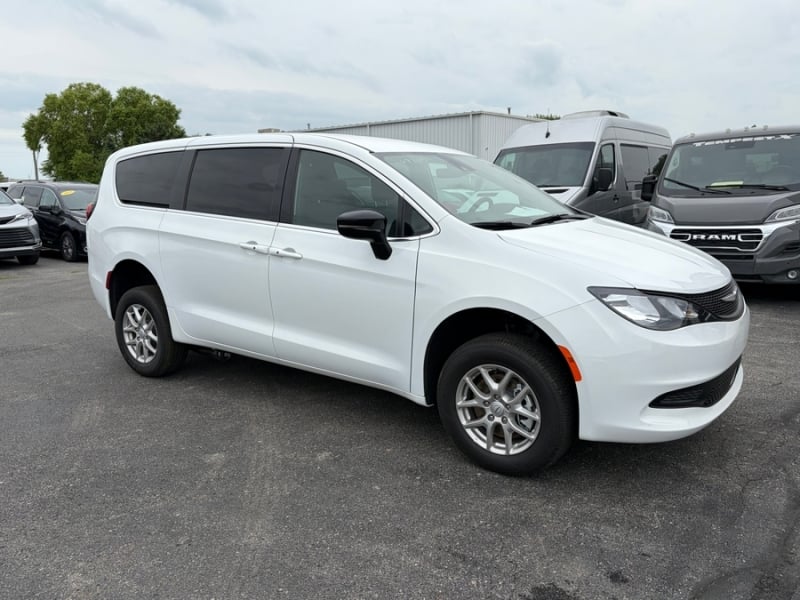 2026 Chrysler Voyager