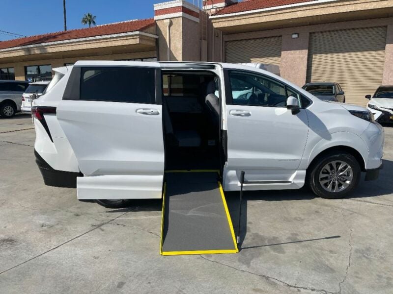 2025 Toyota Sienna