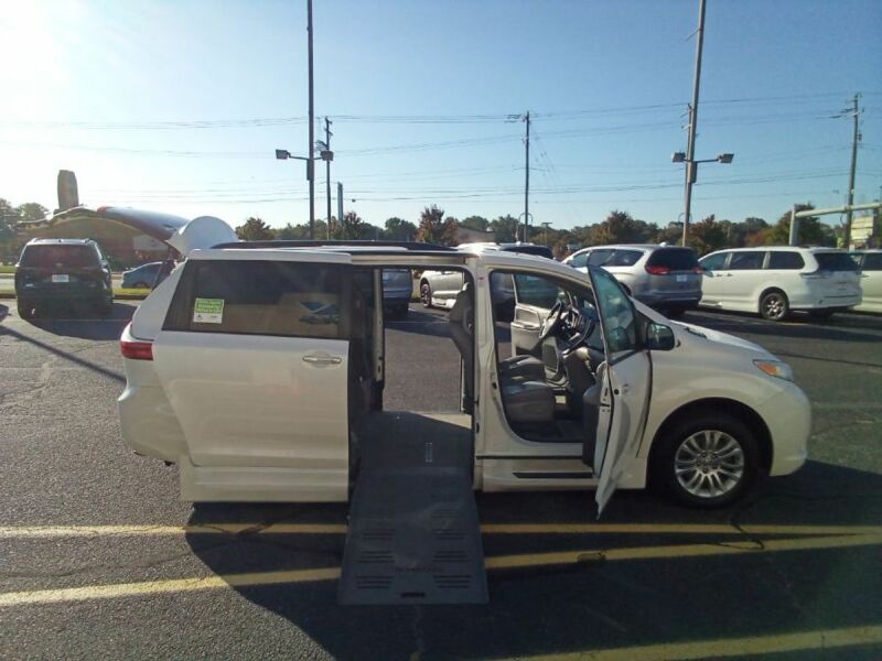 2015 Toyota Sienna