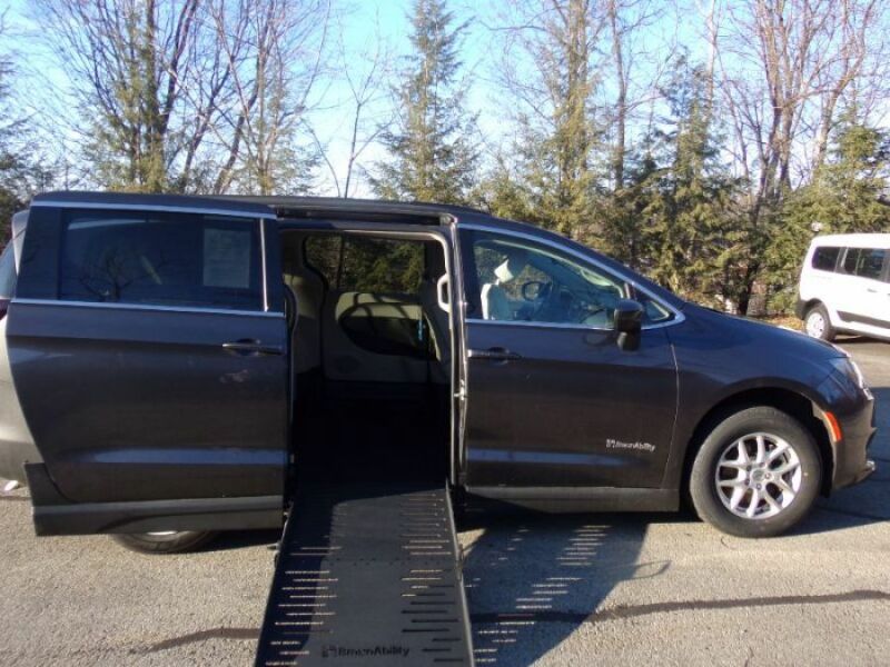 2021 Chrysler Voyager