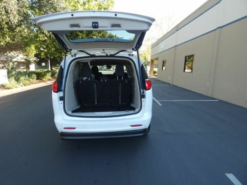 2022 Chrysler Voyager