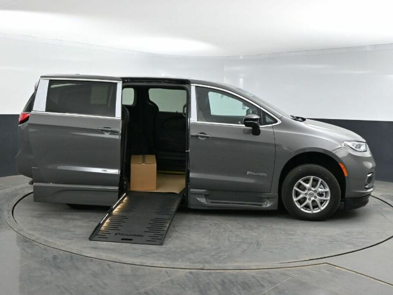 2025 Chrysler Pacifica