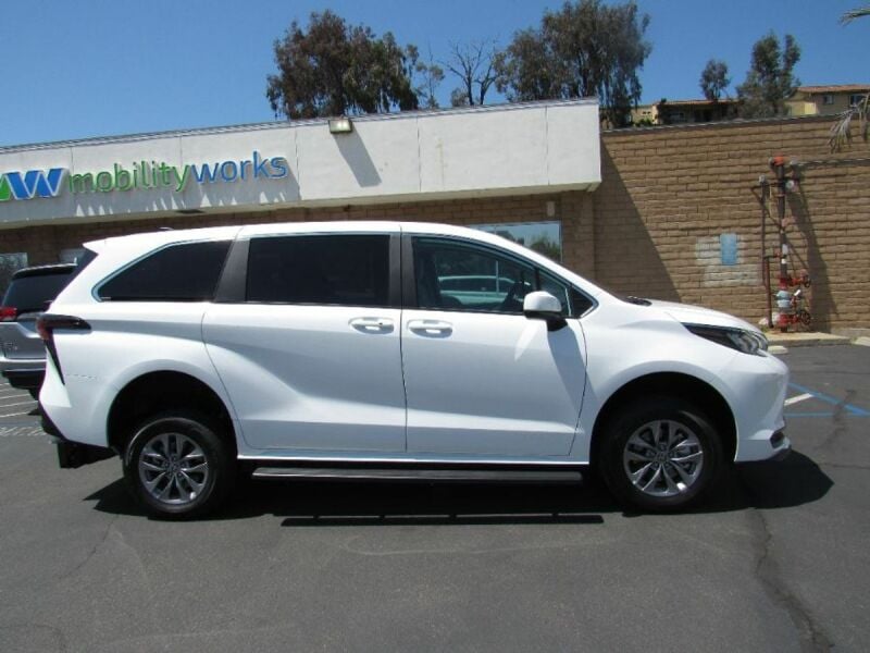 2025 Toyota Sienna