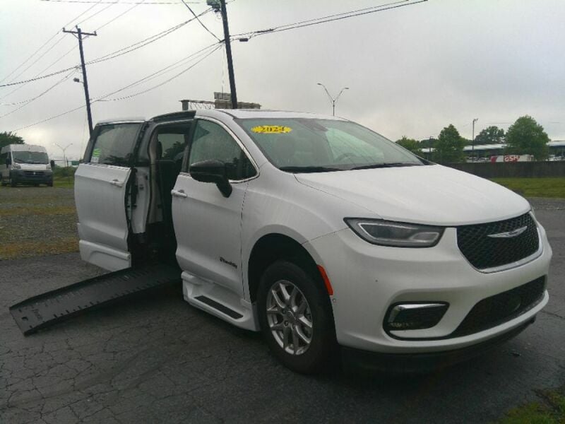 2024 Chrysler Pacifica