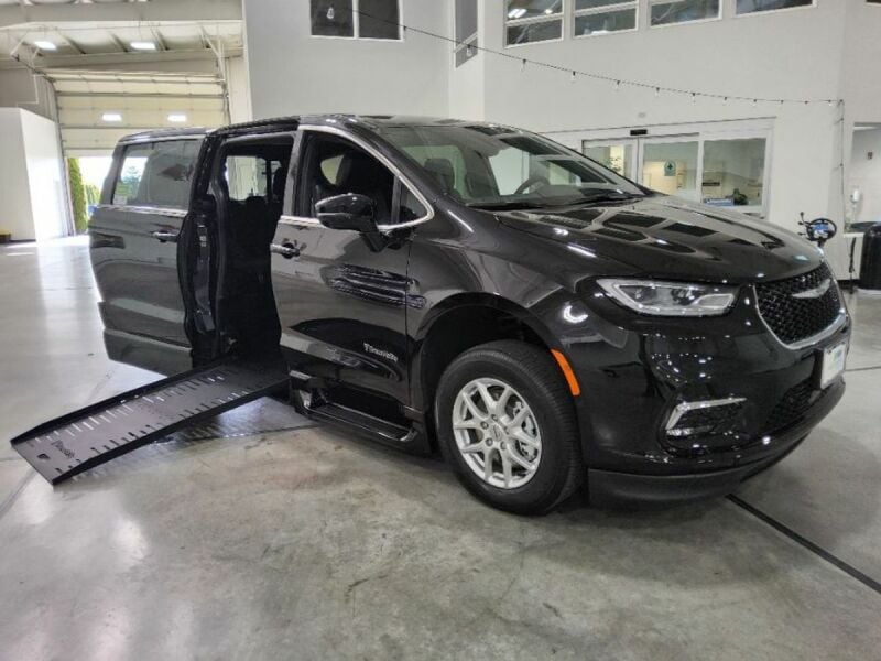 2025 Chrysler Pacifica