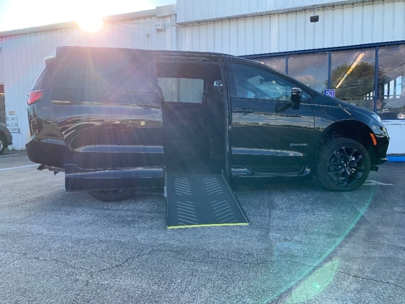 2024 Chrysler Pacifica