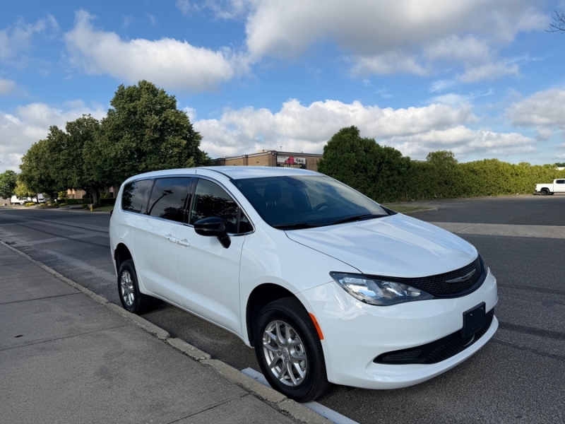 2026 Chrysler Voyager