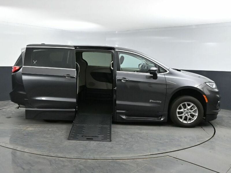 2023 Chrysler Pacifica