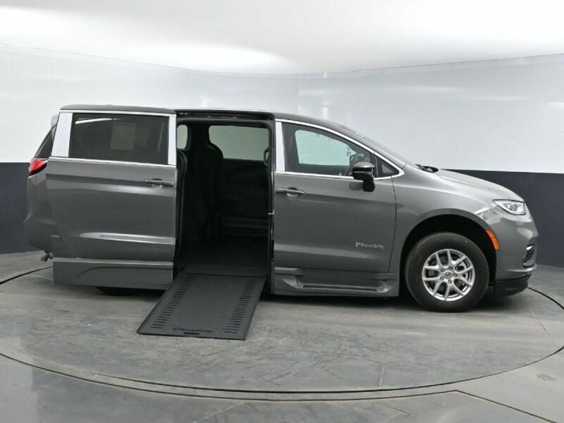 2025 Chrysler Pacifica
