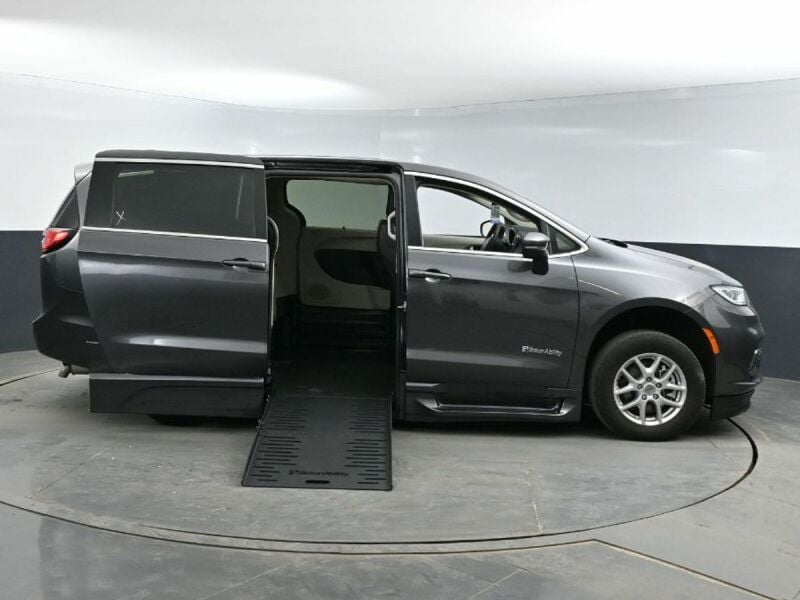 2023 Chrysler Pacifica