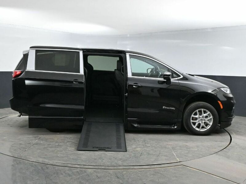 2025 Chrysler Pacifica