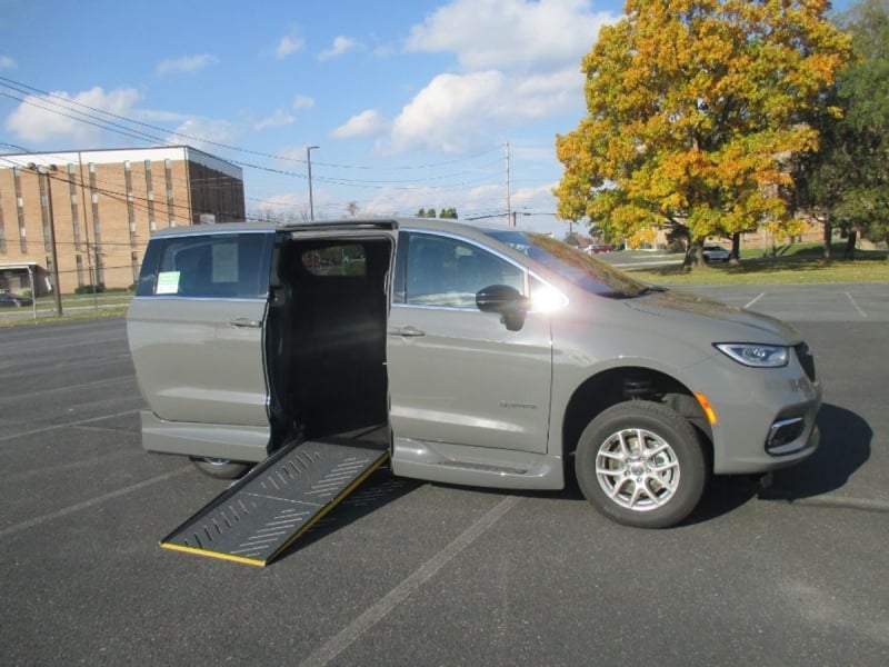 2025 Chrysler Pacifica