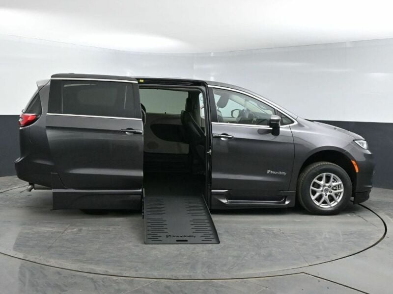 2023 Chrysler Pacifica
