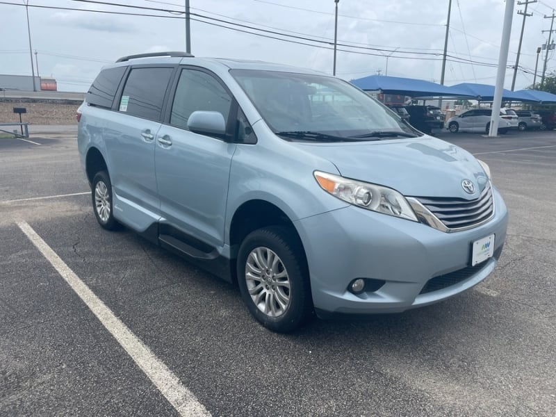 2016 Toyota Sienna