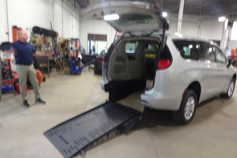 2024 Chrysler Voyager