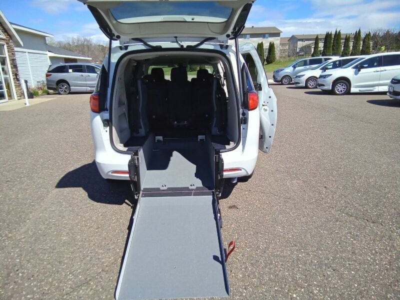 2024 Chrysler Voyager