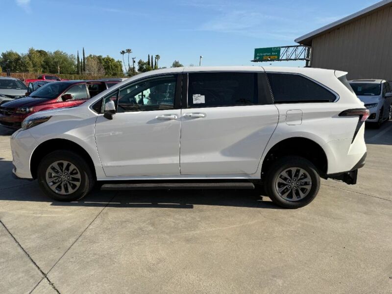 2025 Toyota Sienna