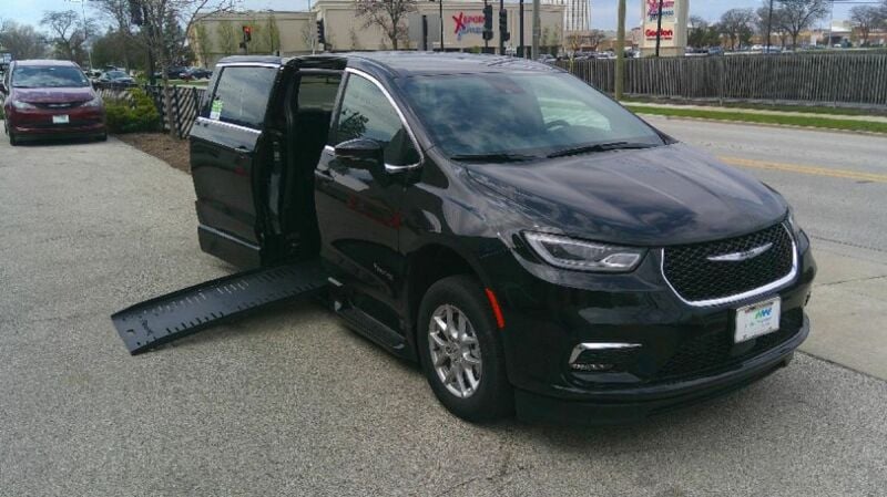 2025 Chrysler Pacifica