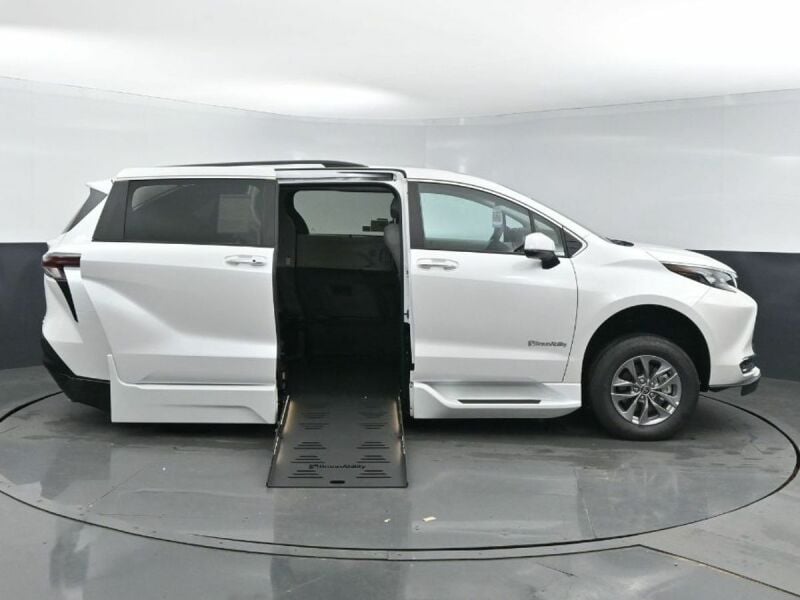 2024 Toyota Sienna