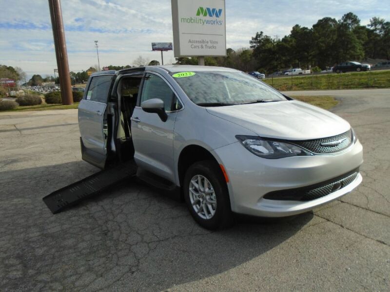 2022 Chrysler Voyager